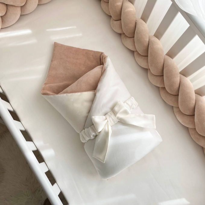 Set lenjerie Patut bebe din 6 piese, Ursulet crem (11)